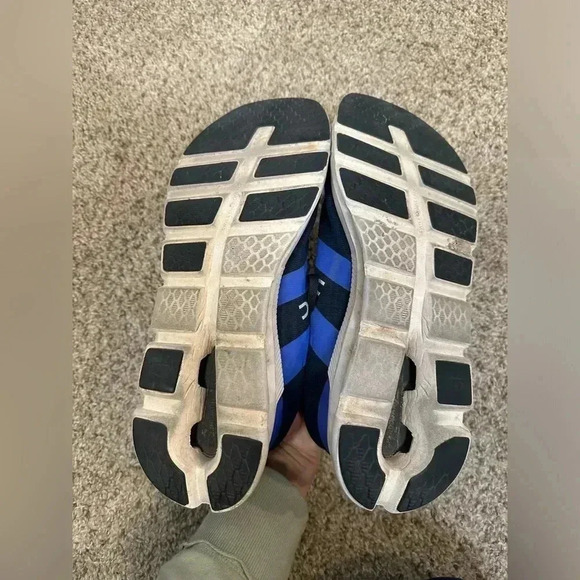 On Running Men's Cloudrunner Shoes - Metal / Midnight 10.5 - Picture 7 of 10